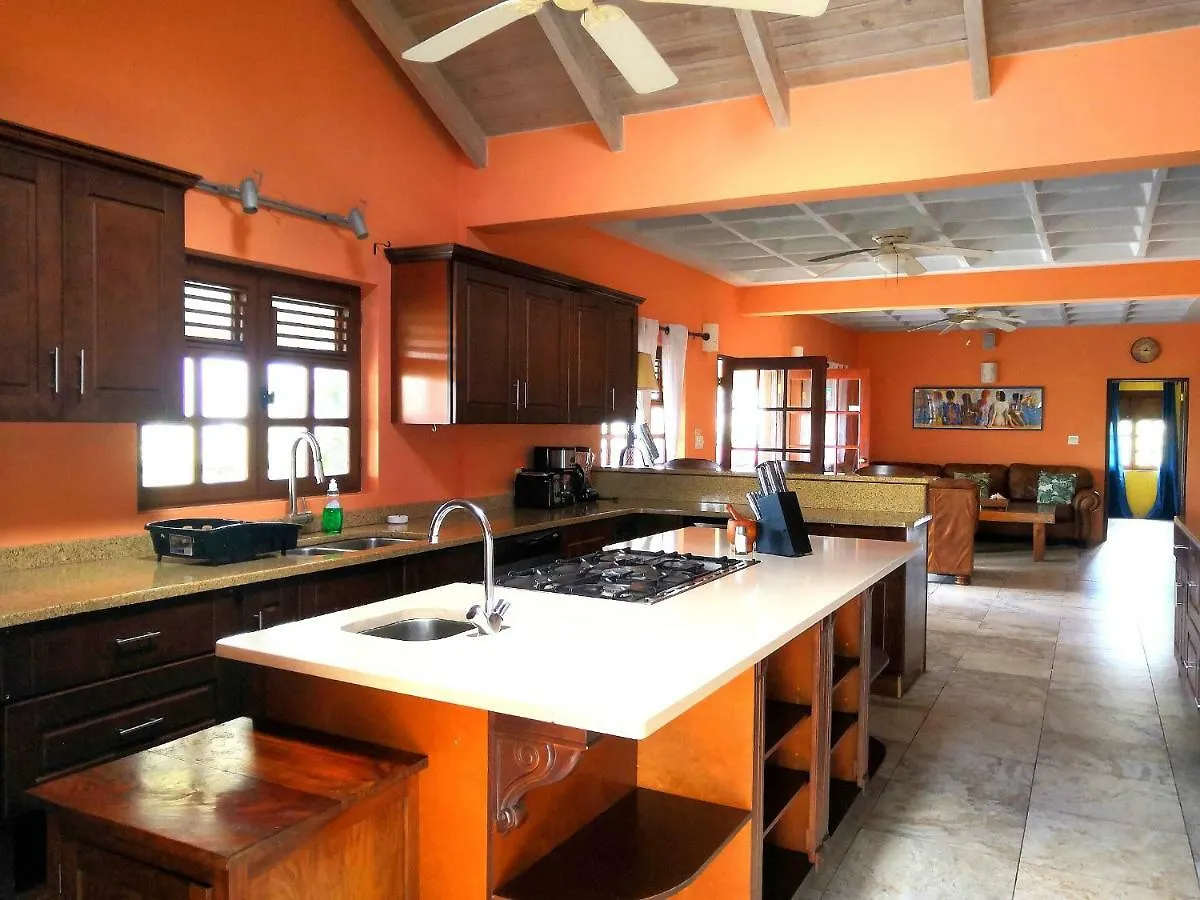 Villa Touloulou English Harbour Aparthotel